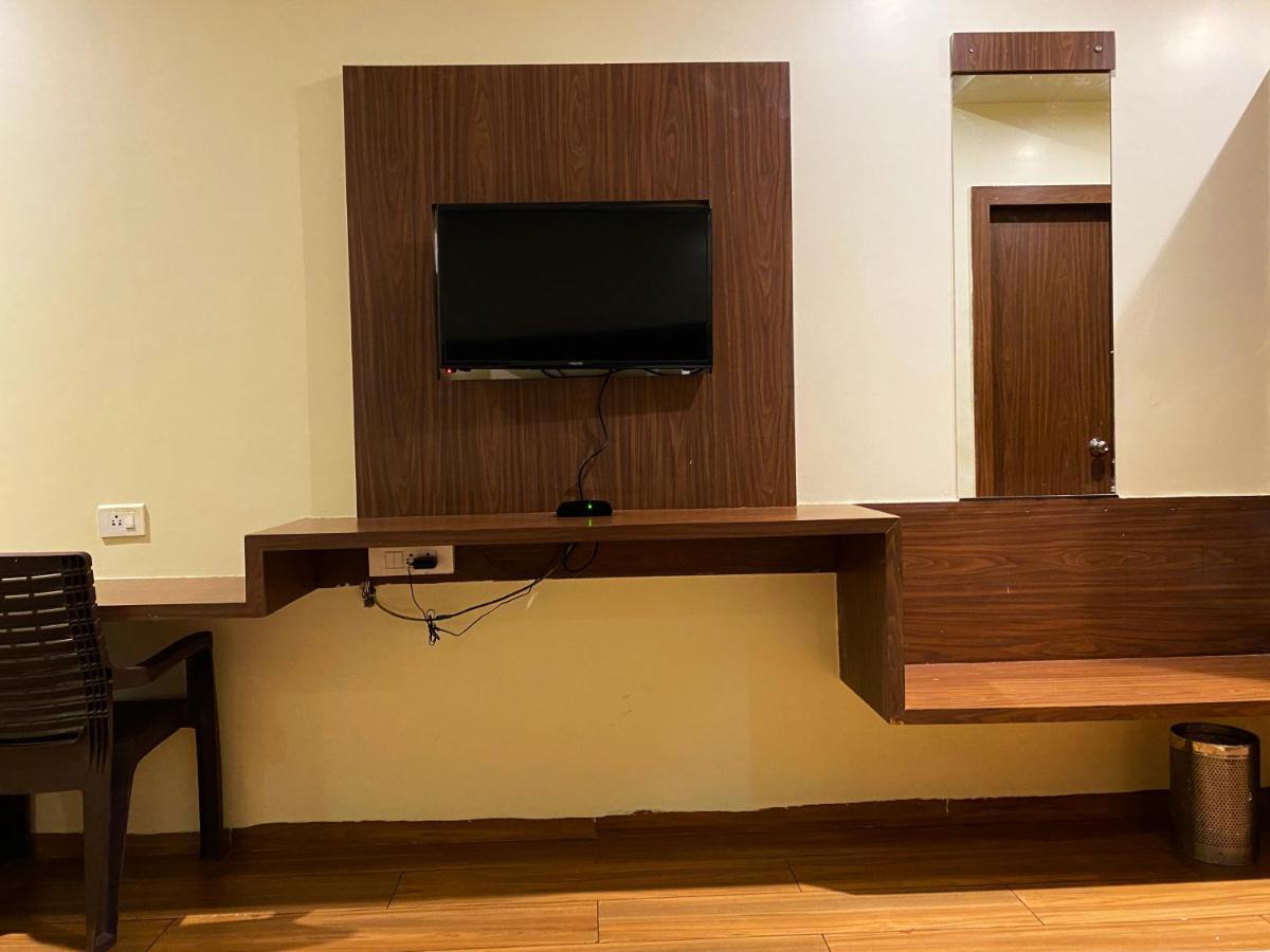 Hotel Pearl'S Bkc Inn- Near Trade Centre, Visa Consulate Βομβάη Εξωτερικό φωτογραφία